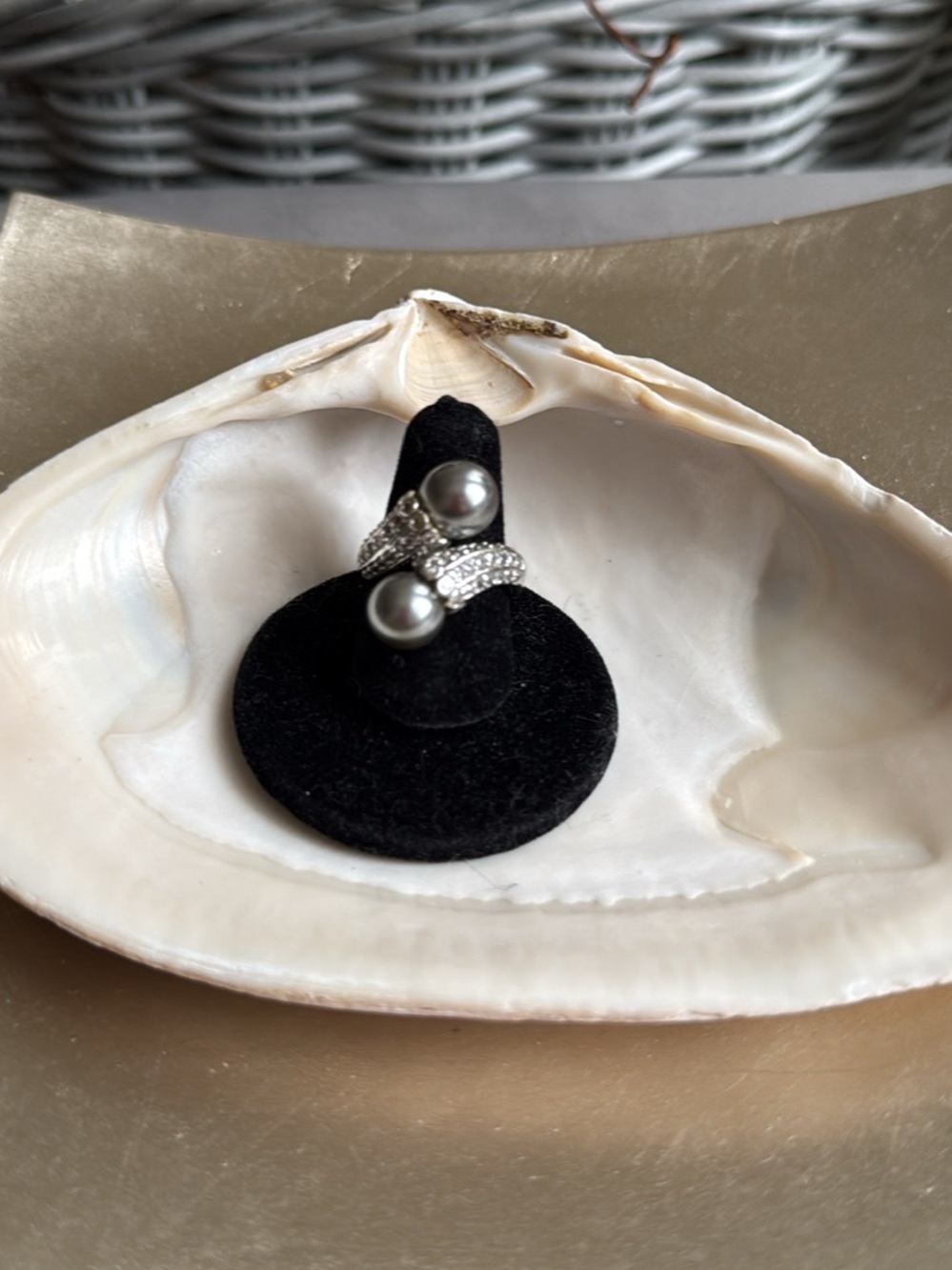 Gorgeous Silver Tone Gray Pearl Crystal Split-Design Ring Size 8 EUC